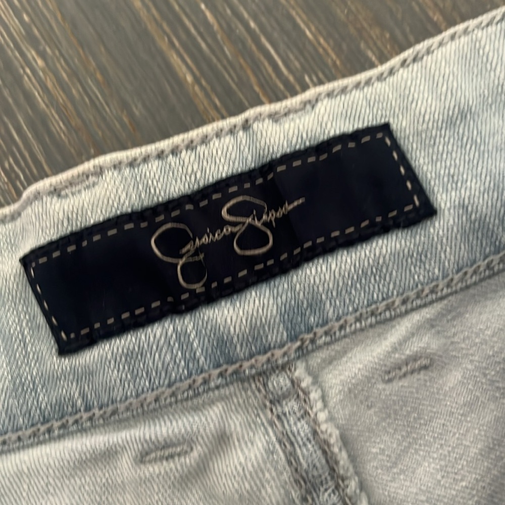 Jessica Simpson Short. - Picture 2 of 5